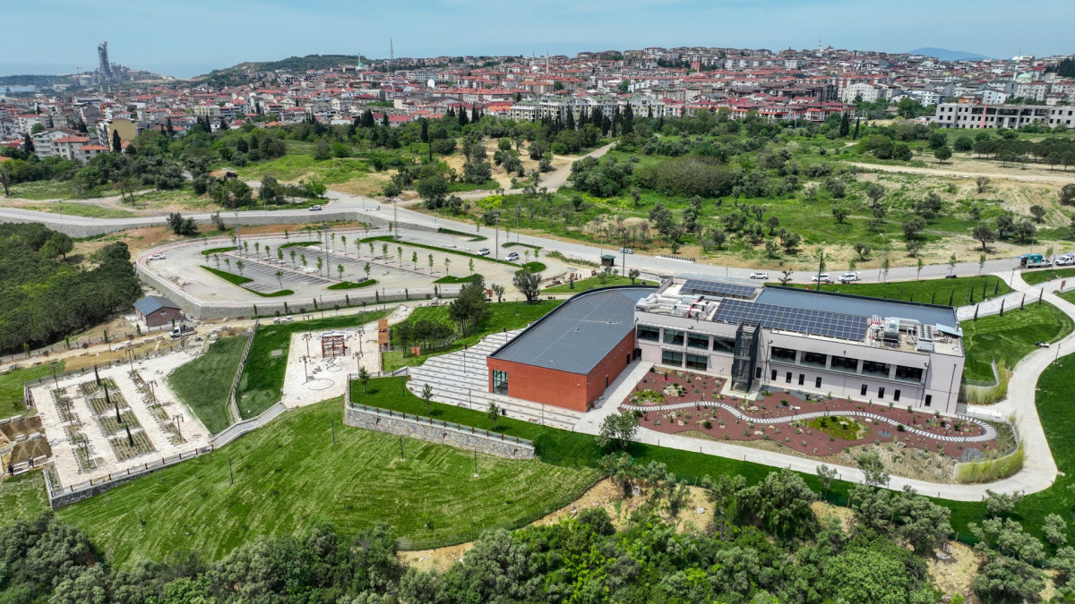 Darıca Kütüphanesi gençlere en güzel hediye